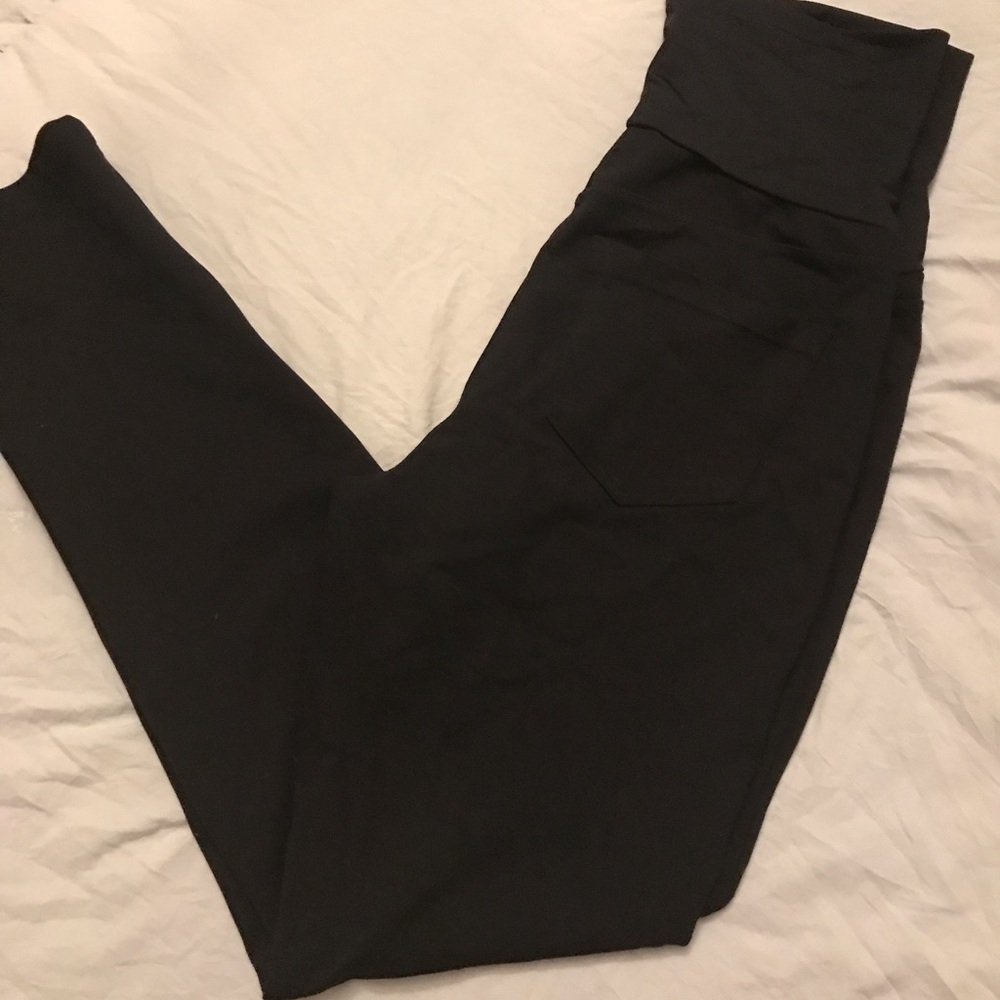 Maternity leggings stretchy super cute and comfy
